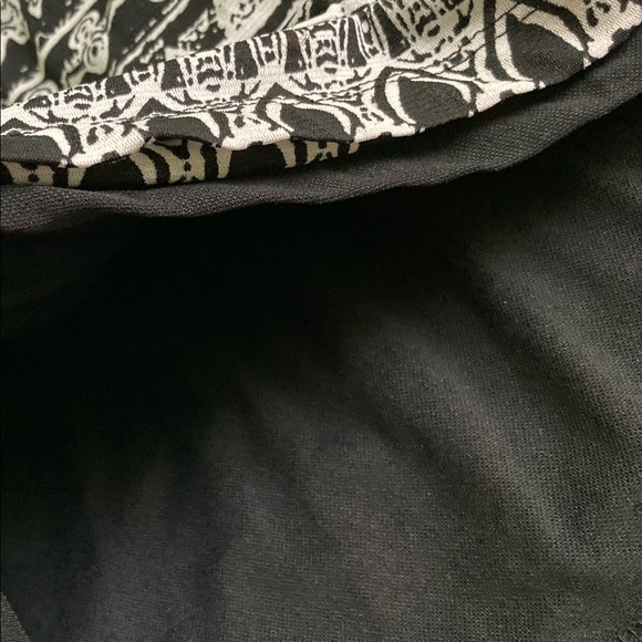 Beautiful Sleeveless Dress - Picture 4 of 6